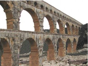 Le pont du Gard, sans le pont Pitot (montage conseil général du Gard)