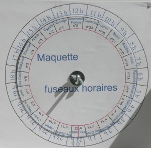 Montage à vocation pédagogique pour expliquer les décalages horaires selon les fuseaux. Coll. C.L.